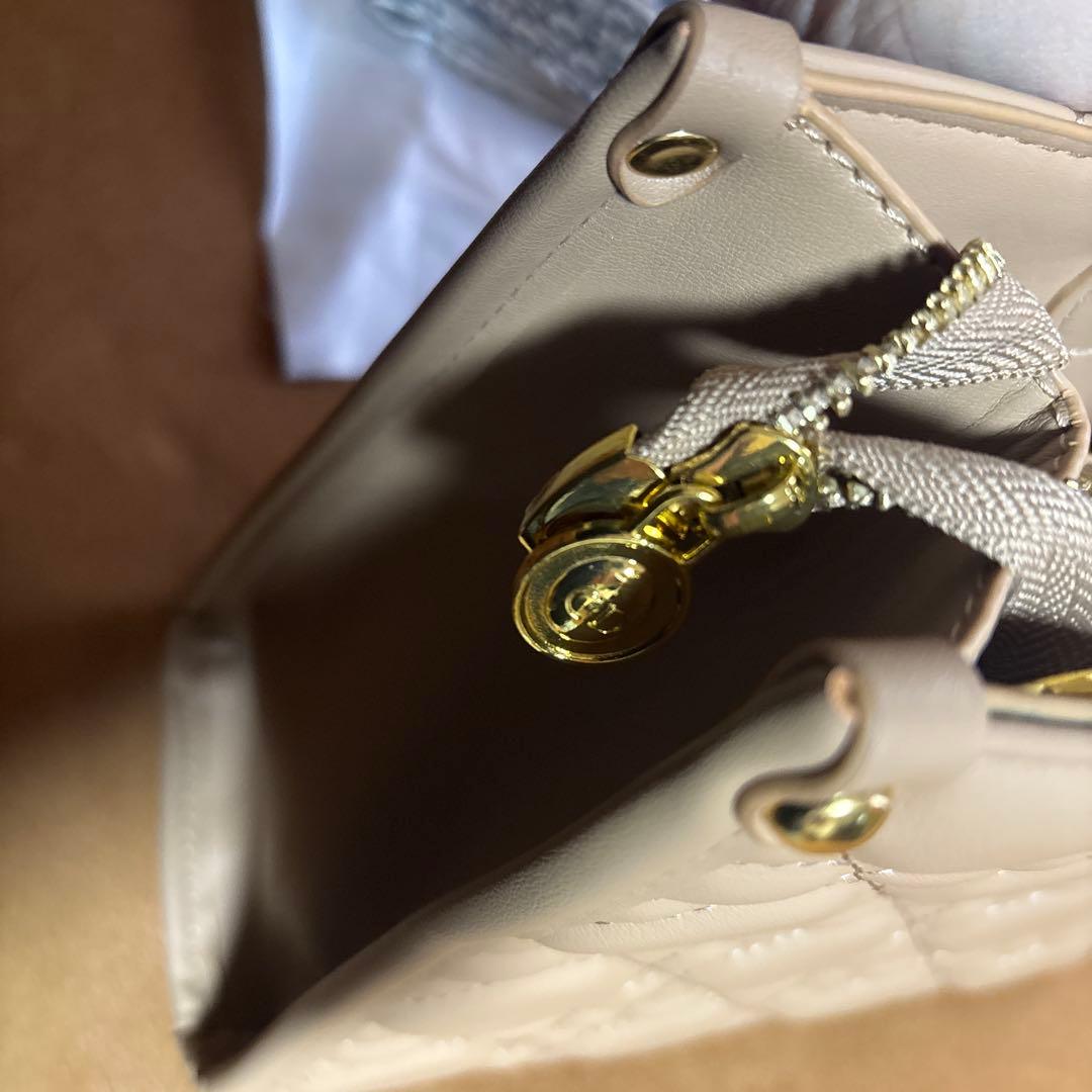 ベージュ ハンドバッグ 、新品未使用タグ付き♡GENKI