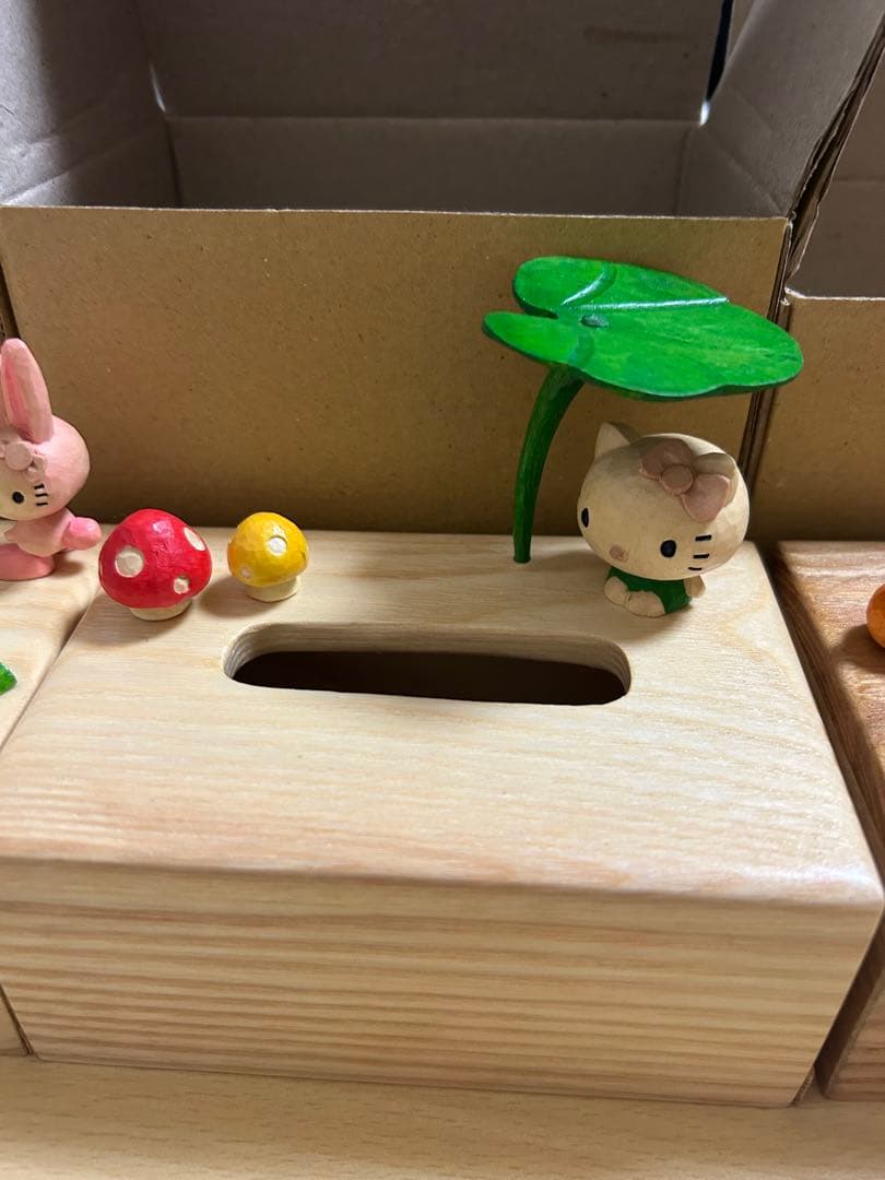 北海道限定ご当地キティ　手掘り木ティッシュボックス10点セット