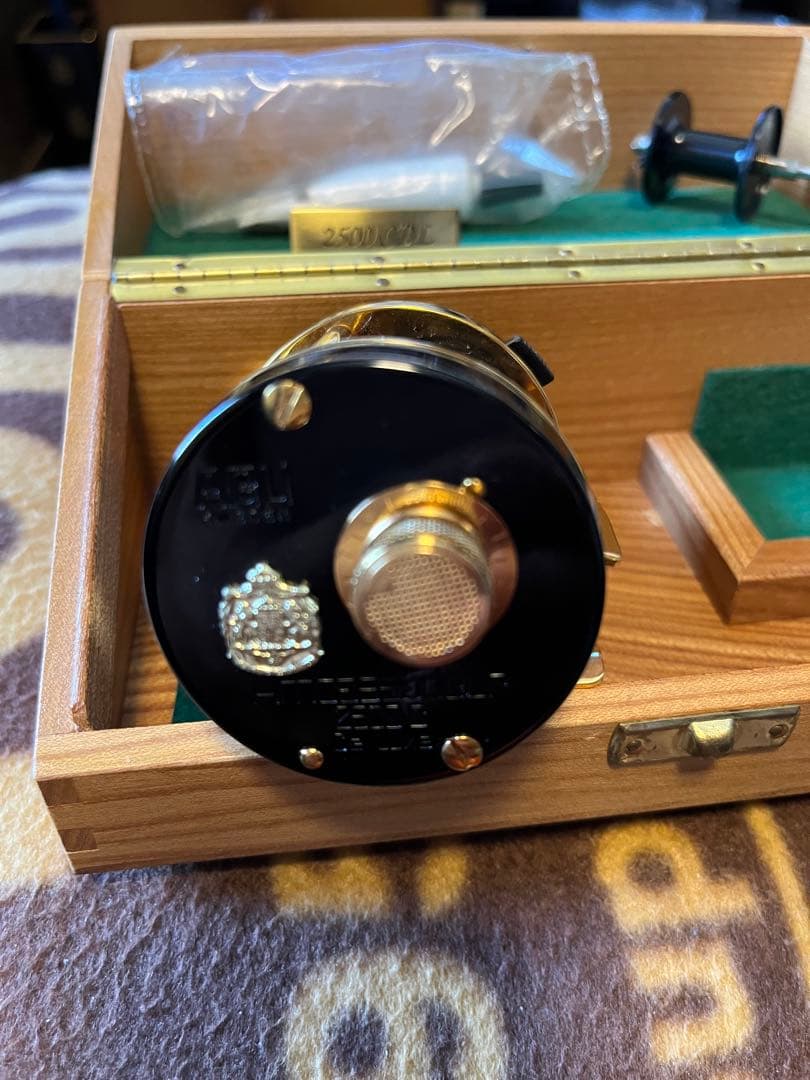 リール ABU 2500 CDL