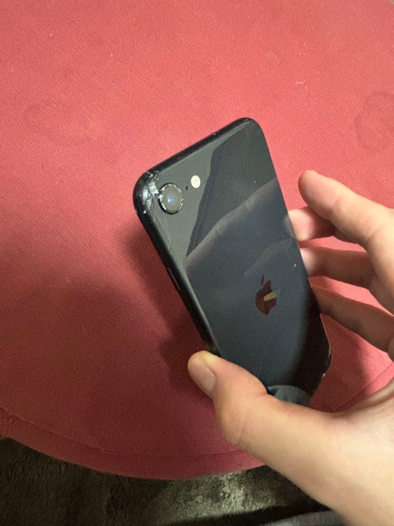 iPhone SE 第二世代　128GB 本体のみ