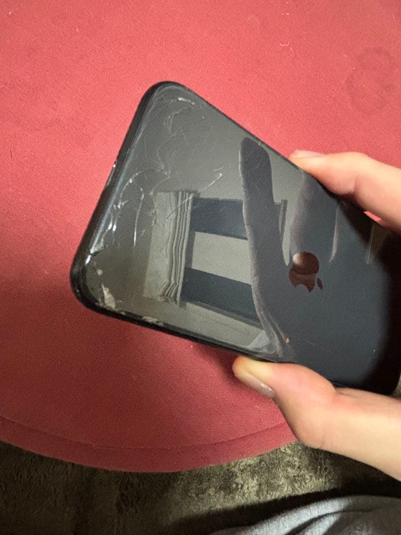 iPhone SE 第二世代　128GB 本体のみ