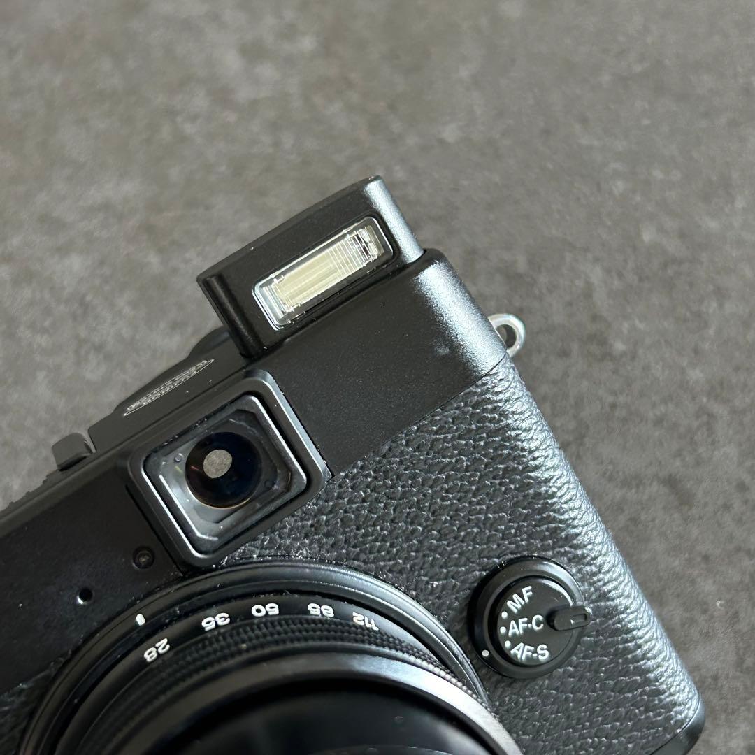 FUJIFILM　X10　デジタルカメラ