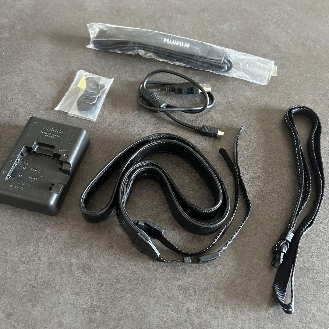 FUJIFILM　X10　デジタルカメラ