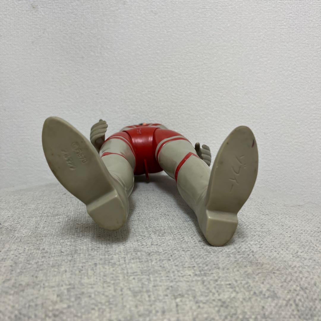 カ*ラ様 ウルトラマン 可動式フィギュア ヘルメット付き　ゾフィー　面取れ　ソフ