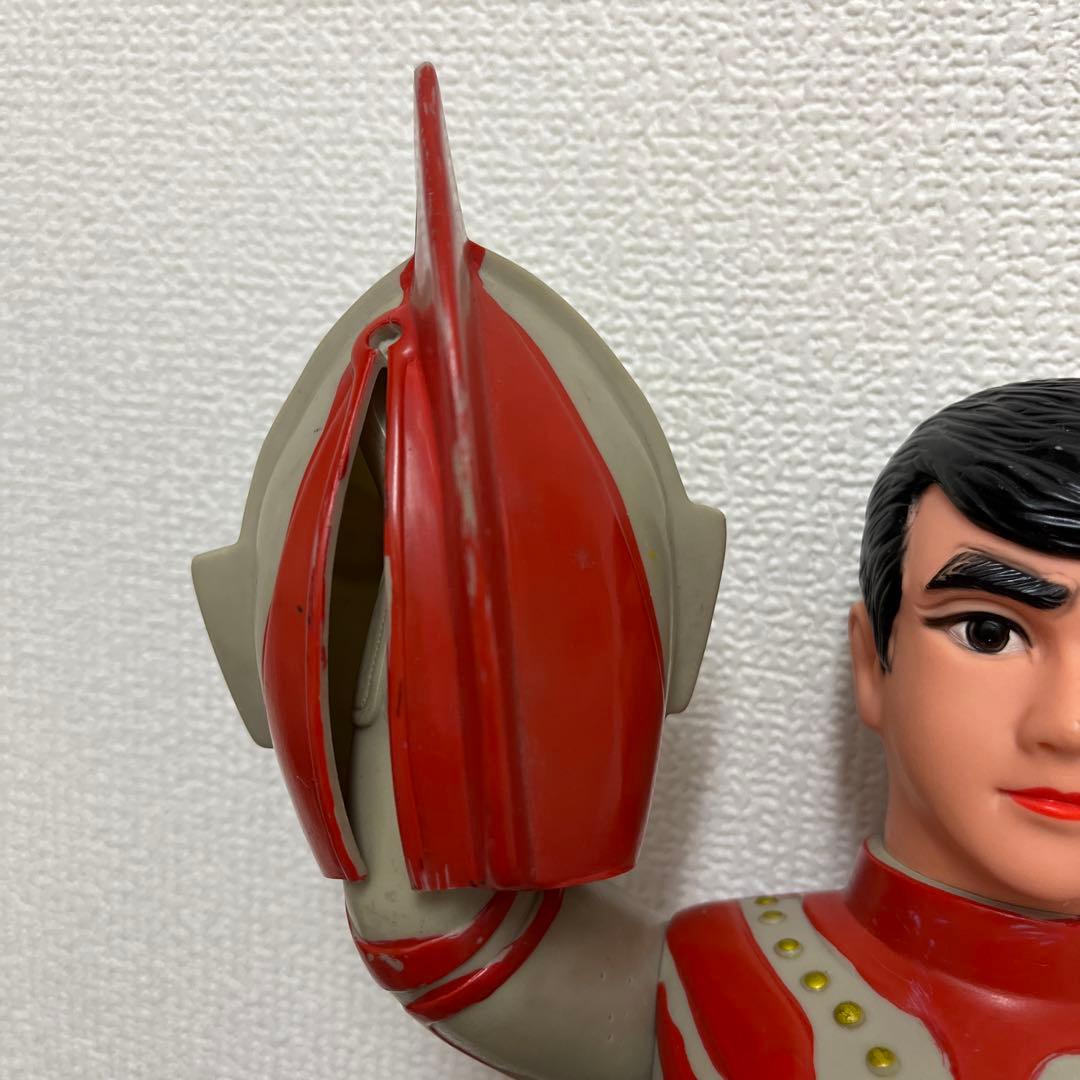 カ*ラ様 ウルトラマン 可動式フィギュア ヘルメット付き　ゾフィー　面取れ　ソフ