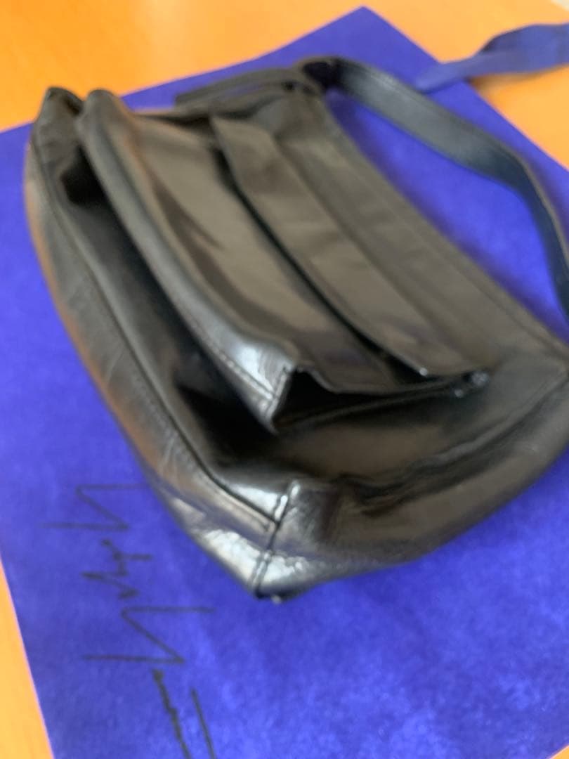 ヨウジヤマモトNOIR 黒革ショルダーバッグ