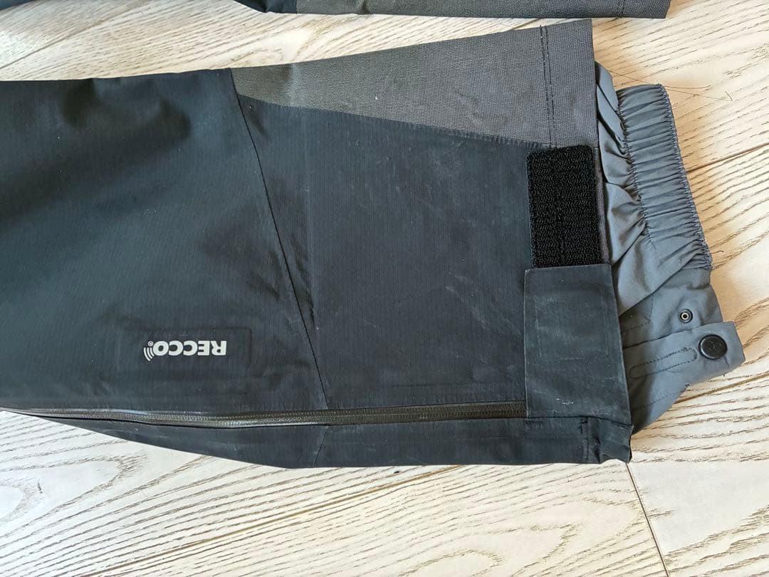専用 HAGLOFS ホグロフス Vassi GTX Pro Bib パンツ