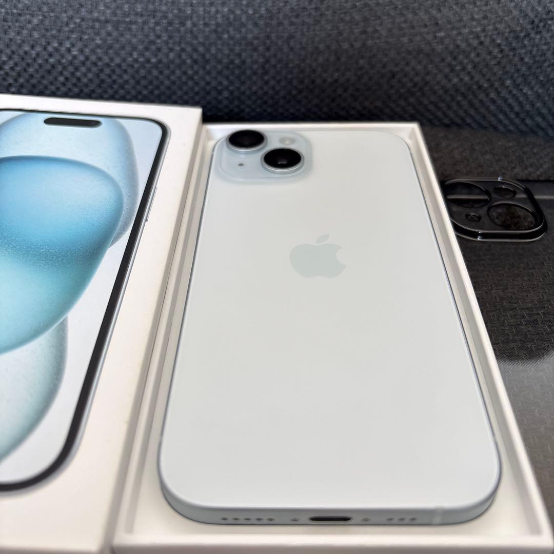 【新品同様】iPhone15本体　充電器＆ケースセット