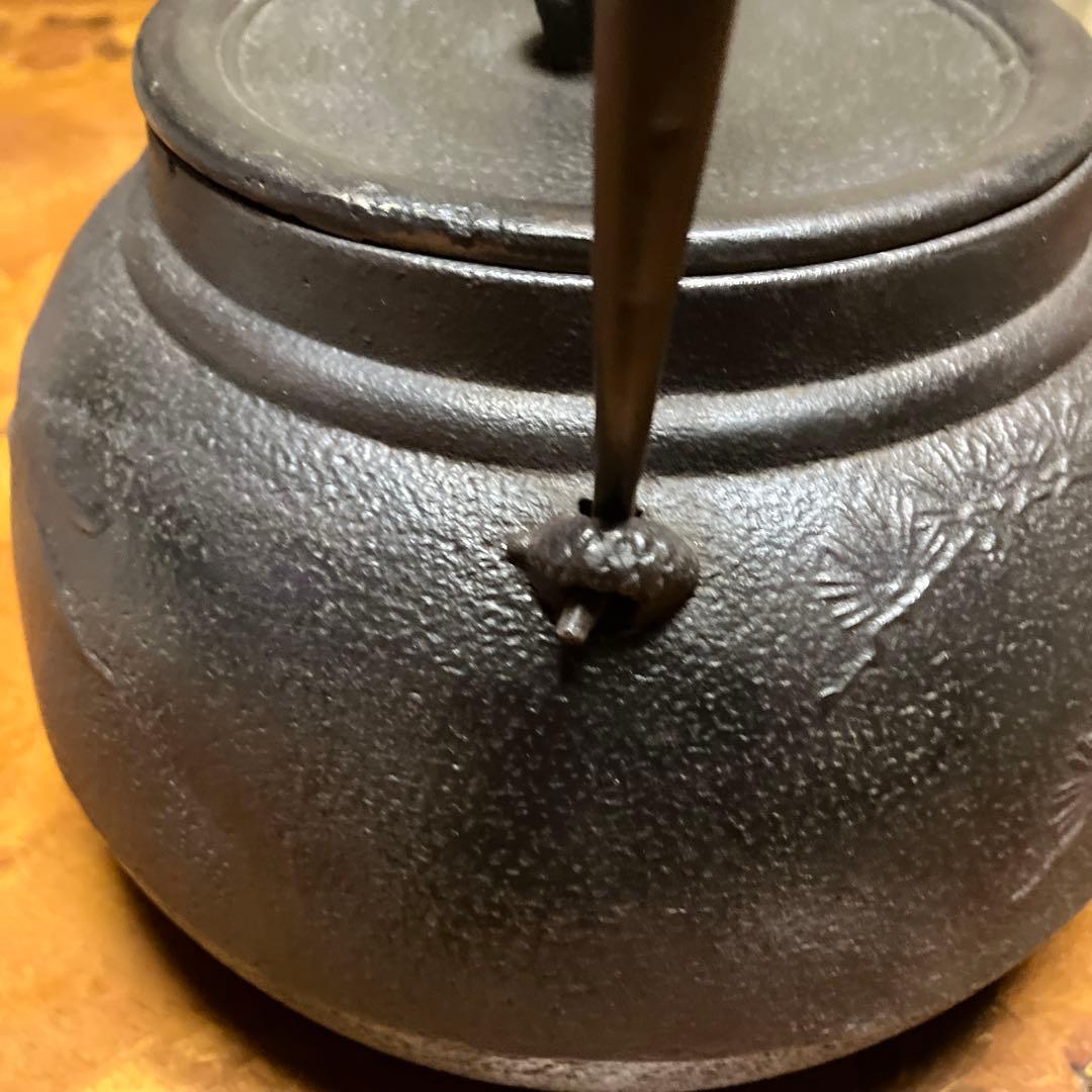 【大型】鉄瓶　南部鉄器　鶴と松　美術品　4ℓ アンティーク　美術品