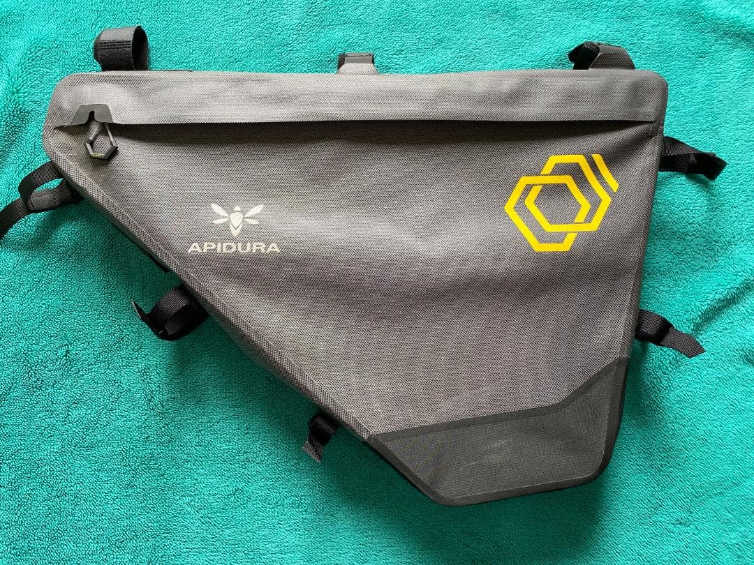 APIDURA フルフレームバッグ 14L＋サイクリング雑誌2冊セット