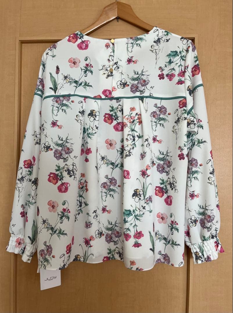 JUDY COLLECTION 花柄長袖ブラウス未使用　サイズ40