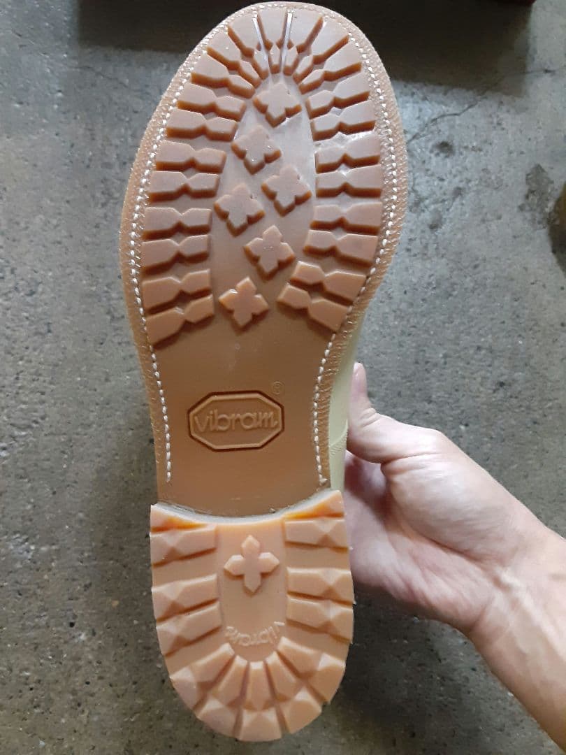 サ*ロ様 レユッカス karena/u 39.5 白系