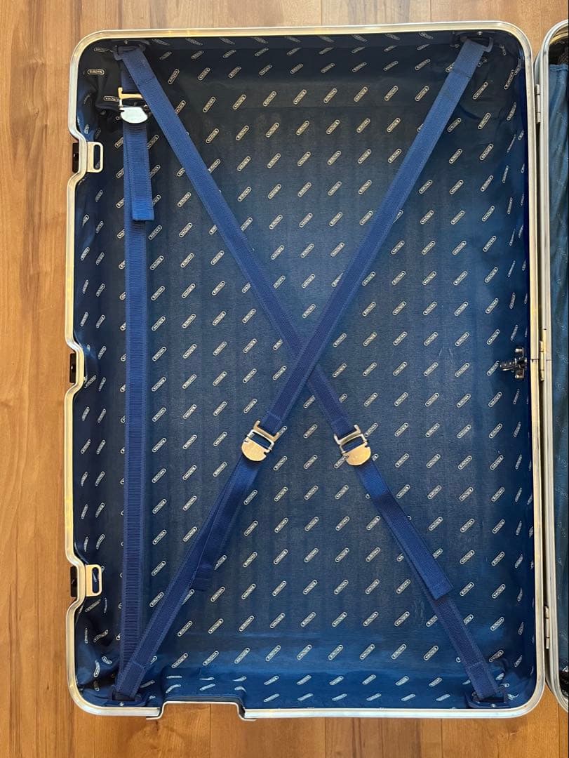 リモワ　シルバーインテグラ　104ℓ 4輪