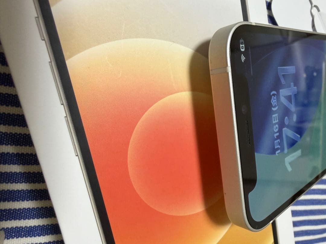 iPhone 12 mini ホワイト 本体　64GB SIMロック au