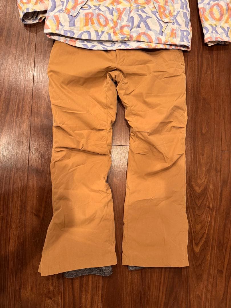 すぐに発送可能【ほぼ新品】ROXY ジャケット Lサイズ&パンツ XLサイズ