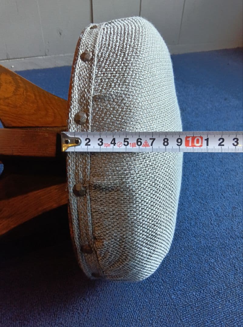 木製脚のグレー布製スツール　ヴィンテージ　レトロ