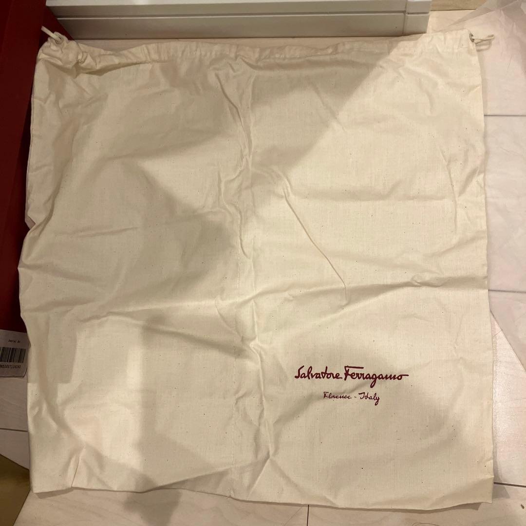 フェラガモ タッセルレザースリッポンローファー　靴袋付き MADOR 6