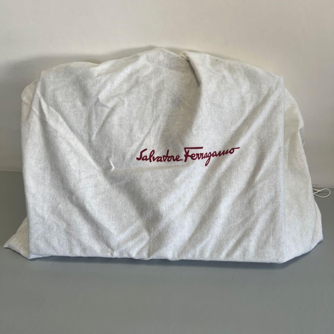 美品！サルヴァトーレ フェラガモ レザー ブリーフケース モノグラム ダイヤル式