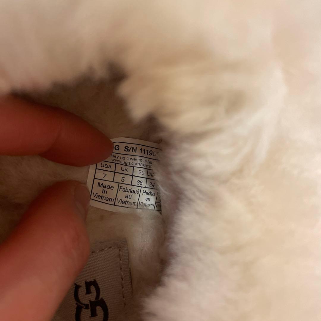 UGG nita w7 24cm 新品未使用