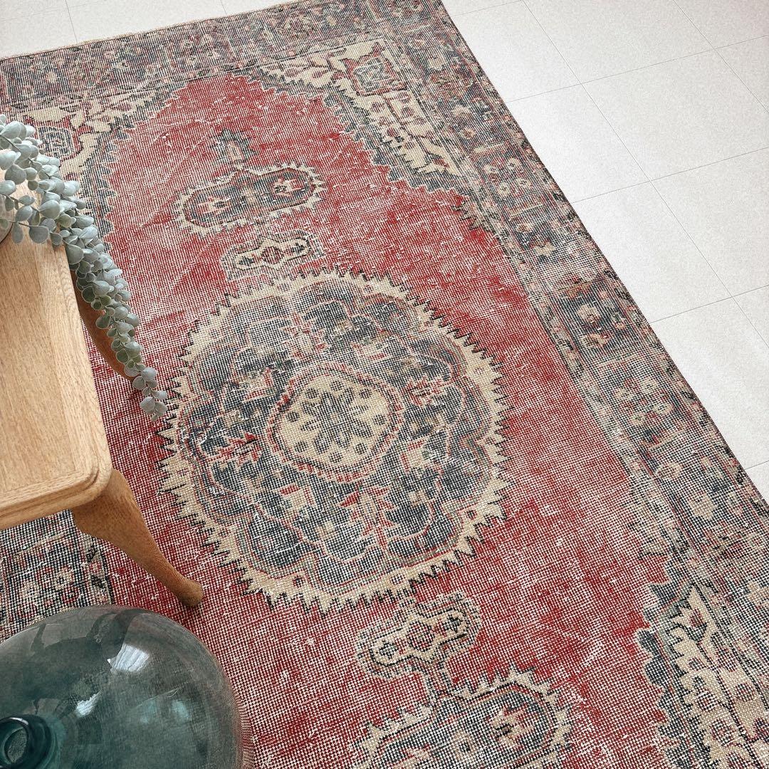 トルコ　ヴィンテージラグ　赤　ネイビー　メダリオン