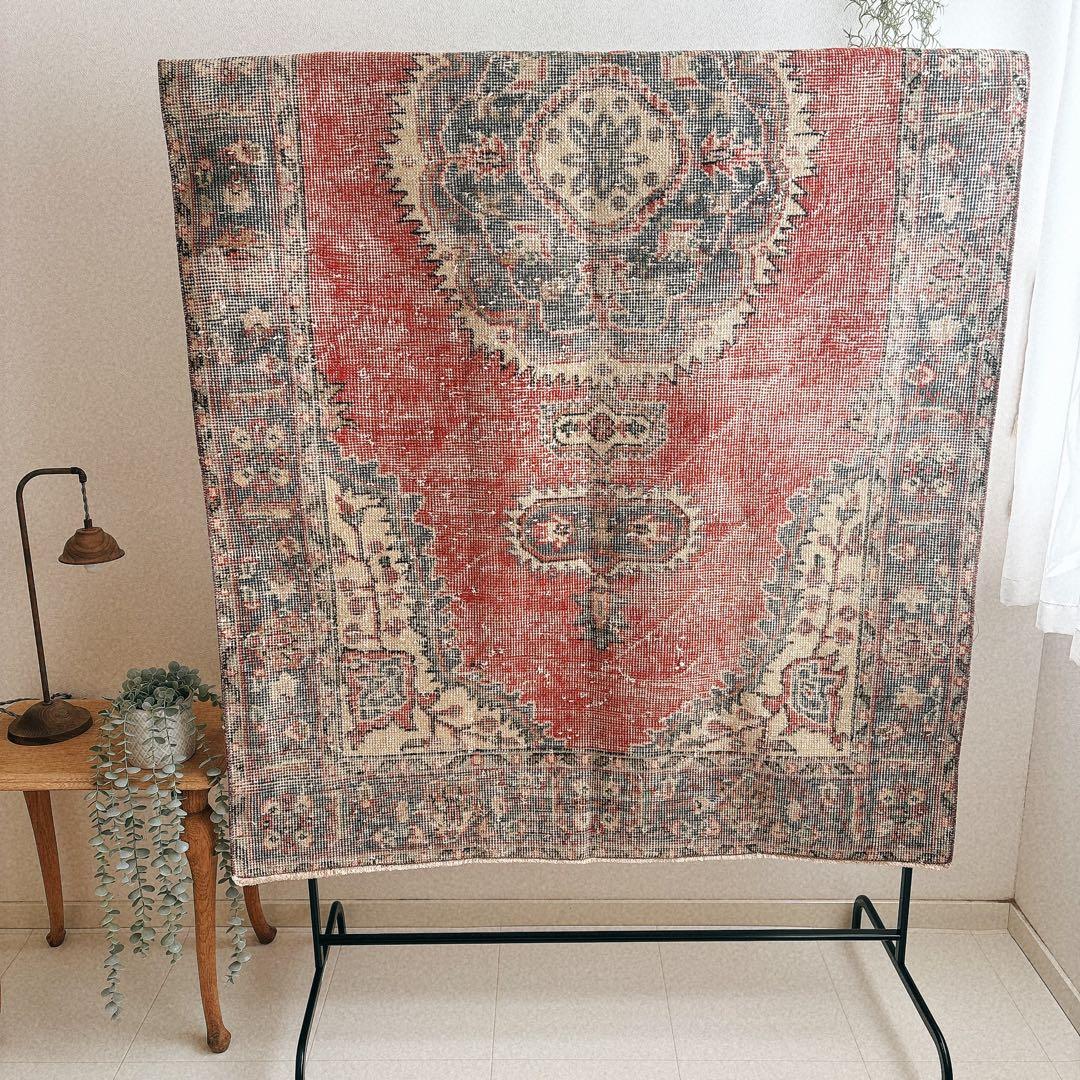 トルコ　ヴィンテージラグ　赤　ネイビー　メダリオン