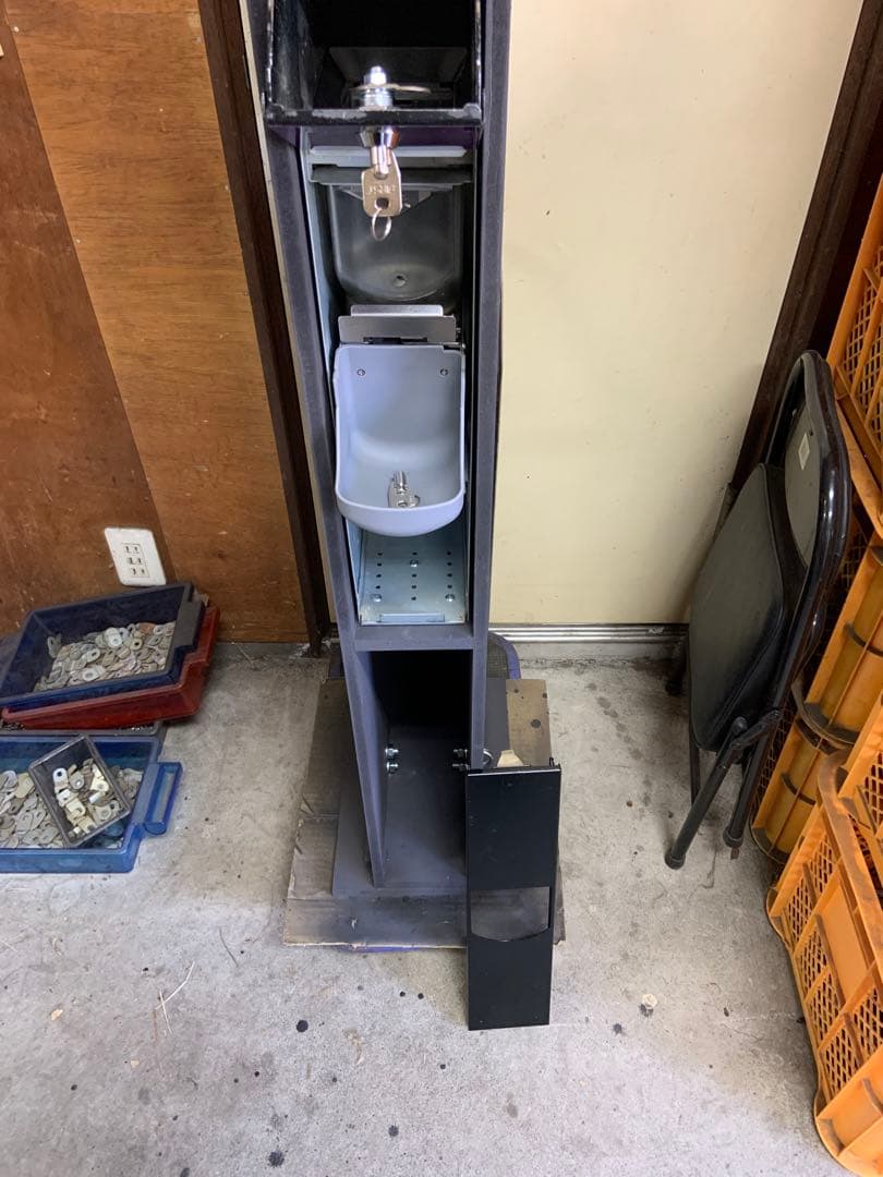 両替機　1000円→100円×10枚　中古架台付　令和6年新札対応　領収書OK