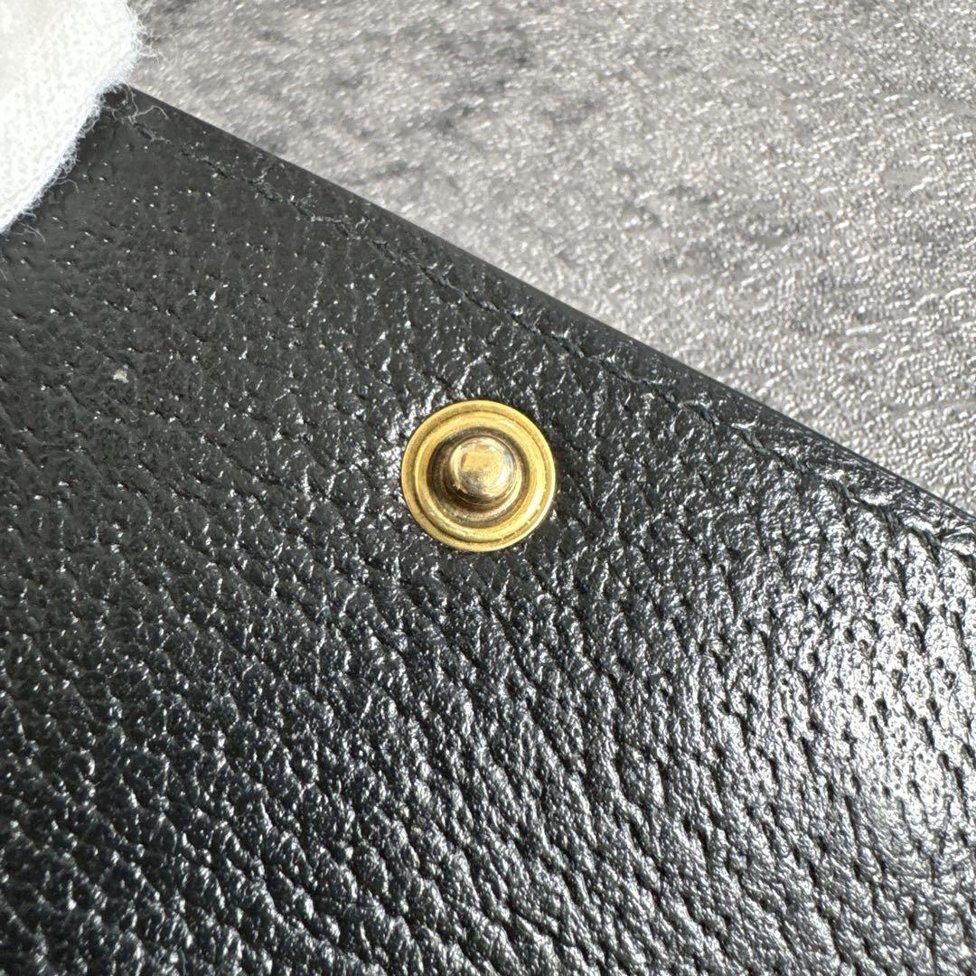 GUCCI AirPodsケース オールレザー ゴールド金具 ブラック　人気