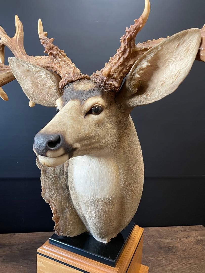 置物 CROWNING GLORY by JOE SLOCKBOWER