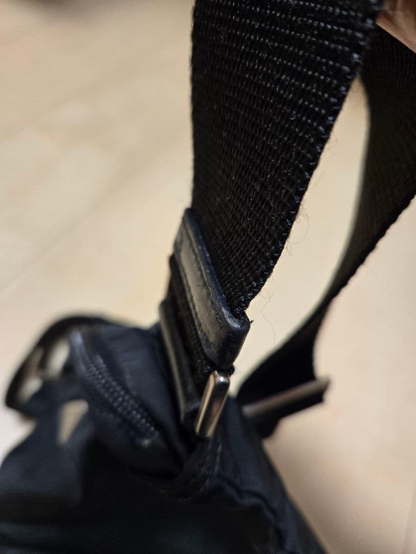 PRADA 三角プレート 黒 ブラック 白タグ テスート ショルダーバッグ