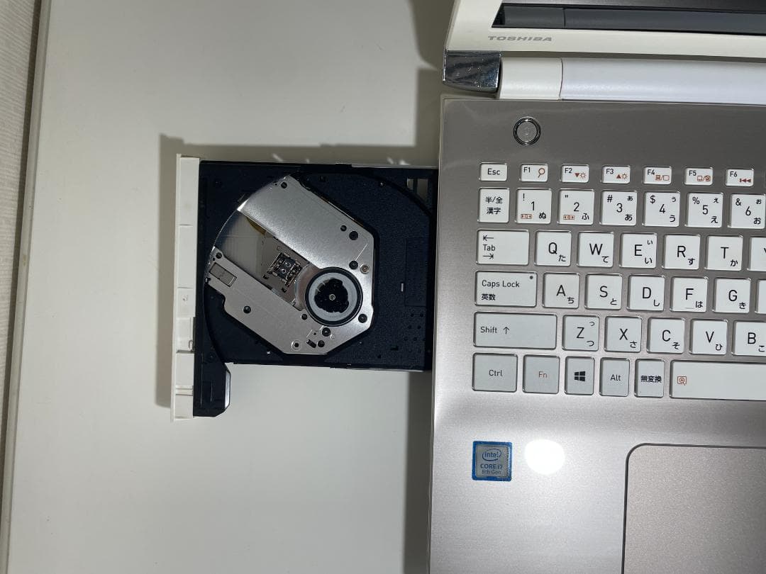 第8世代ＤynabookP1-T6NP-EG i7-8565USSD500M16