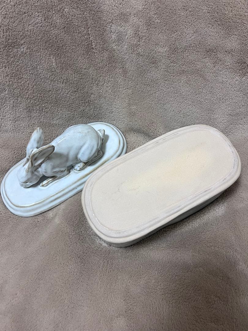 Yarnnakarn Rabbit Container うさぎ　小物入れ　置物