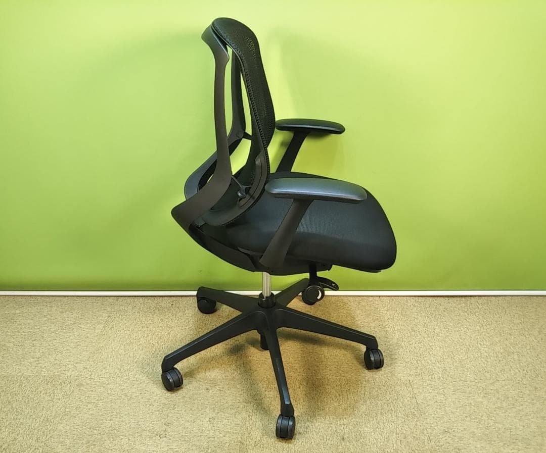 av　オカムラ　シルフィーチェア　ローバック　固定肘　前傾機能　メッシュ　中古品