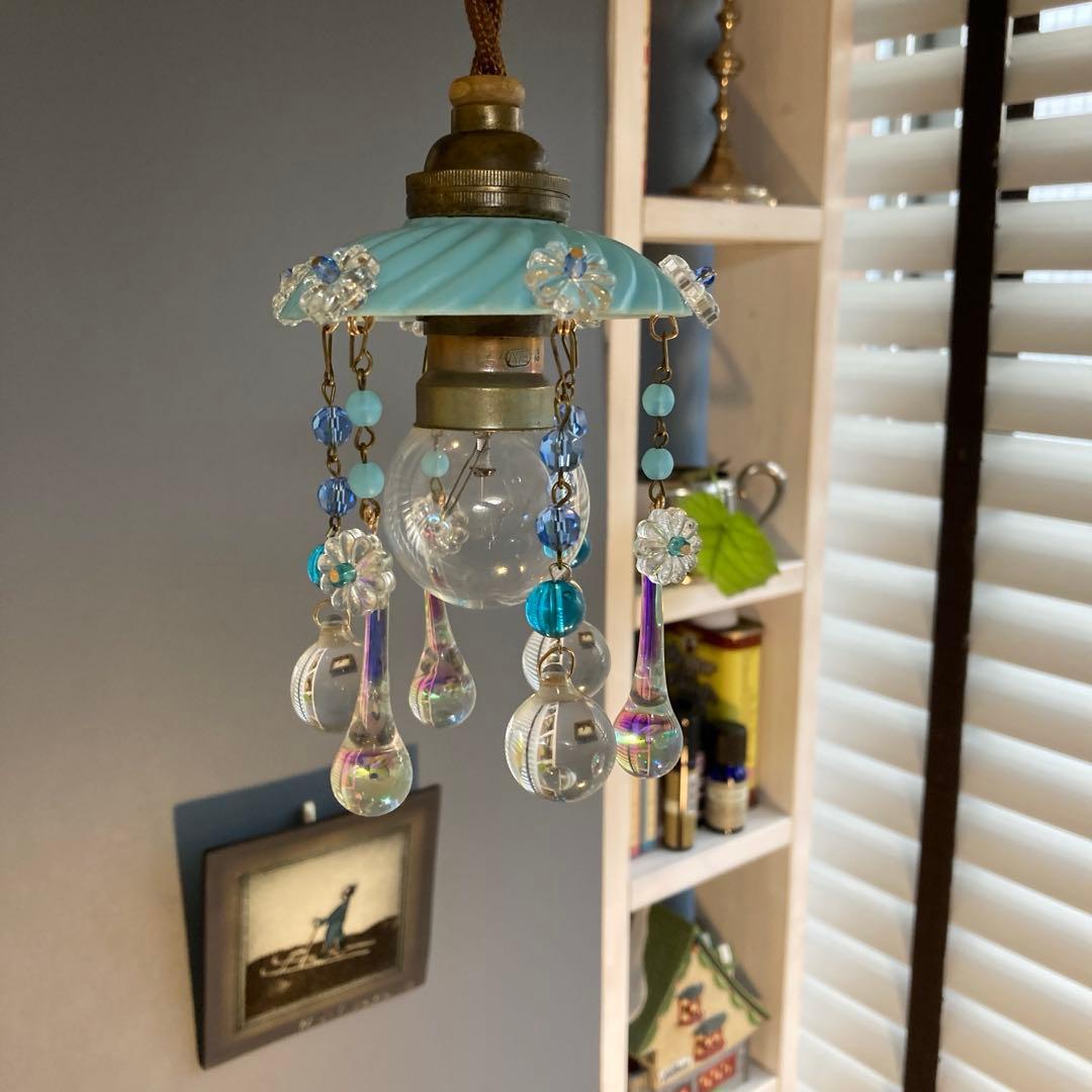 ミニシャンデリア　１９世紀　フランス　オパールセント　アンティーク　超ミニ