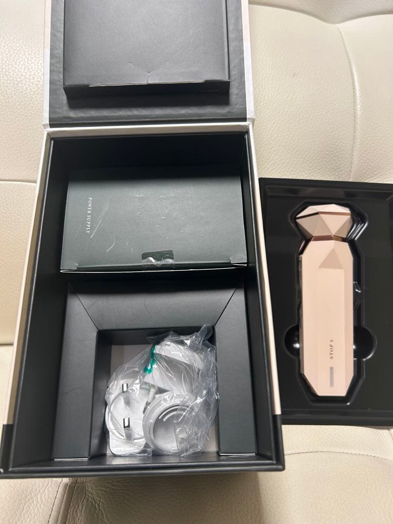 トライポーラ式RF+DMA(EMS)美顔器 STOP V　ストップヴィ