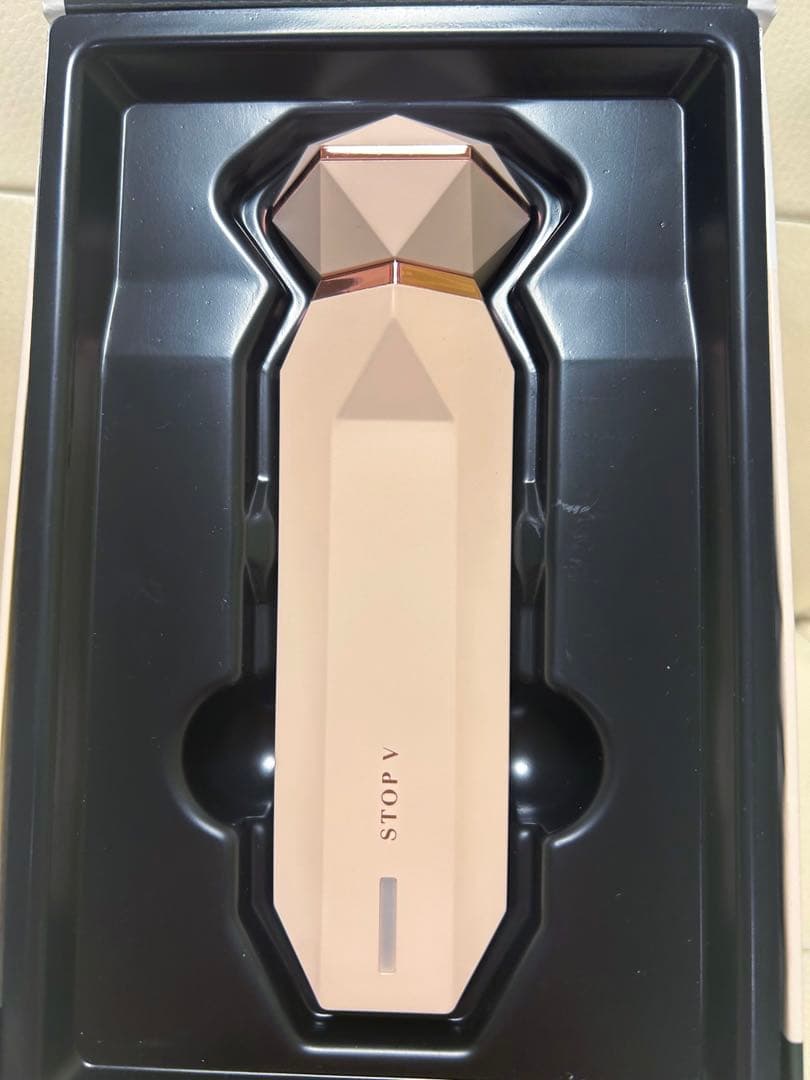 トライポーラ式RF+DMA(EMS)美顔器 STOP V　ストップヴィ