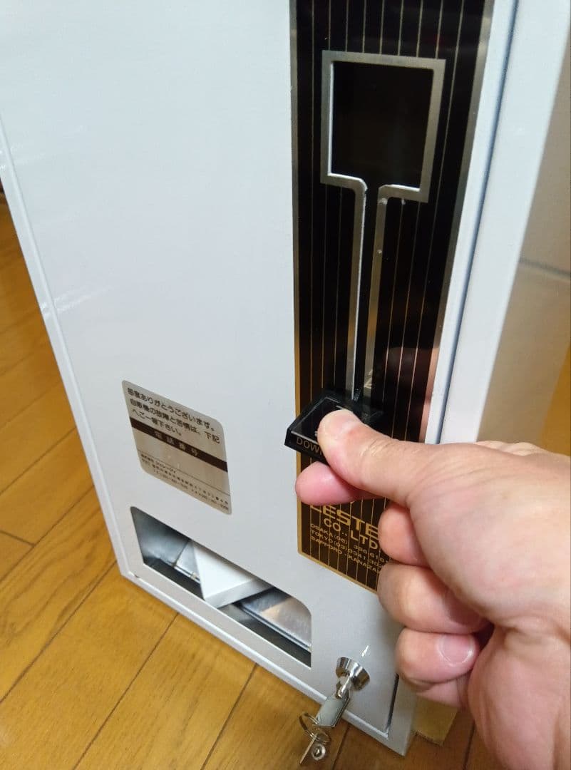 ラスト１台！【大量箱付】自動販売機　自販機　店舗用品　昭和レトロ　業務用