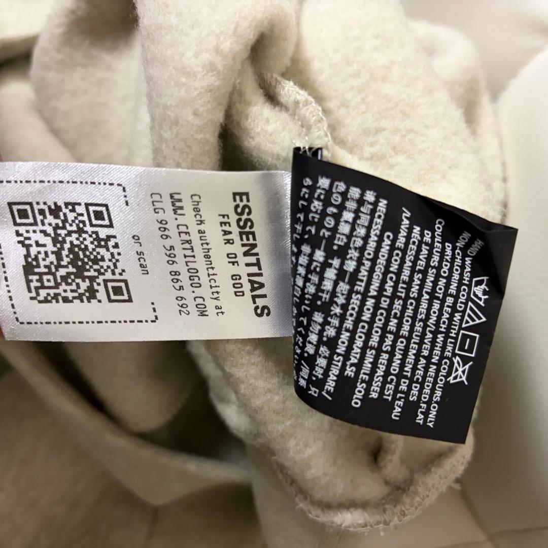 FEAR OF GOD ESSENTIALS スウェット