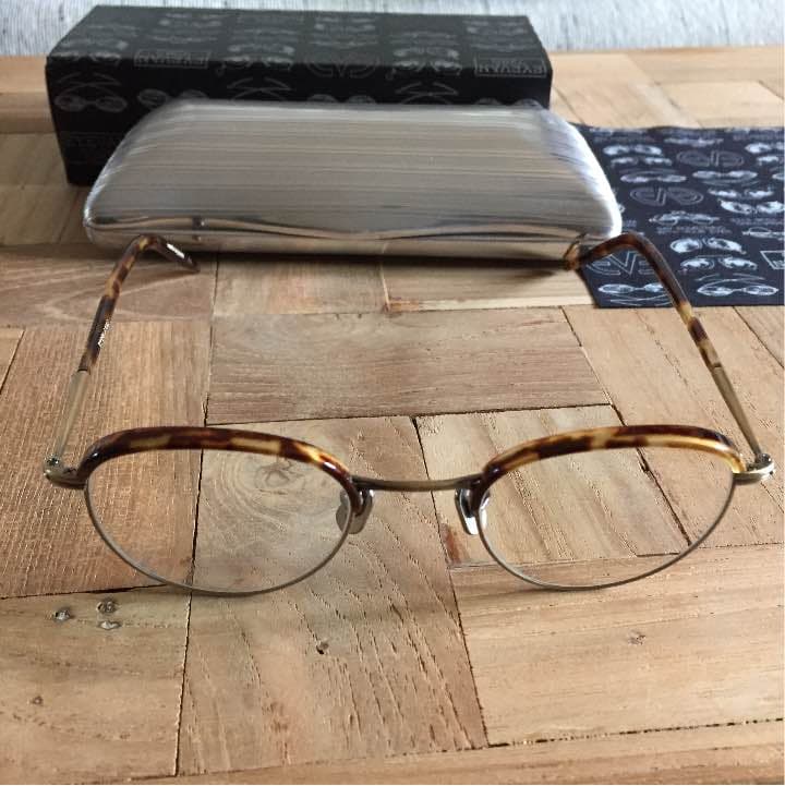 まこさま　Eyevan7285 550 メガネ