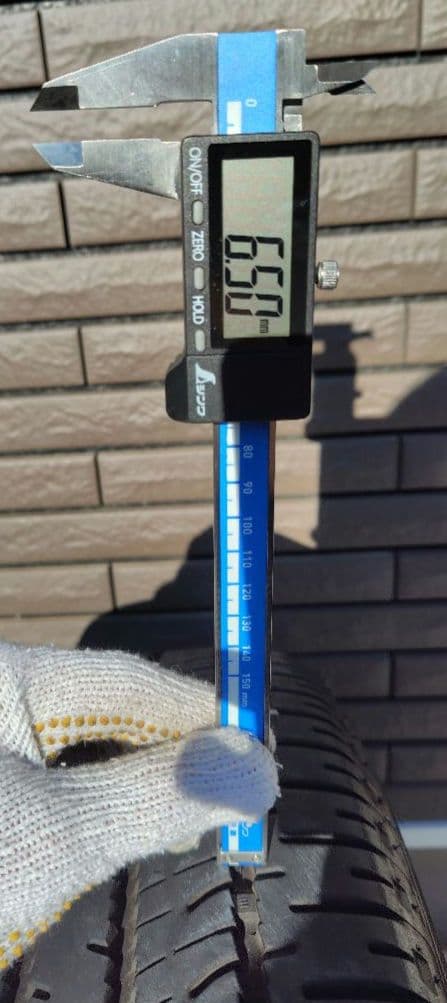 デリカ D5 純正18inchホイール&タイヤ4本セット