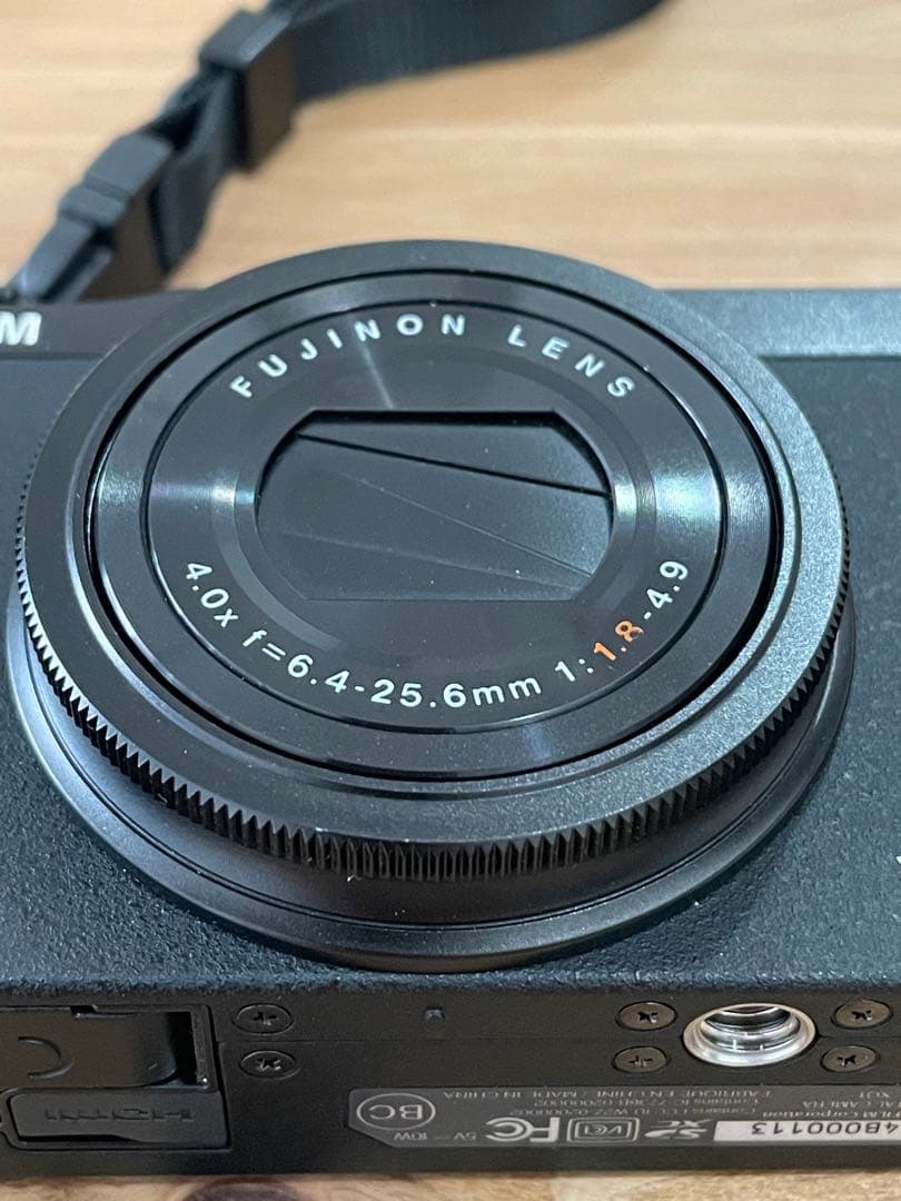 【完動、美品】FUJIFILM XQ1 コンパクトデジタルカメラ