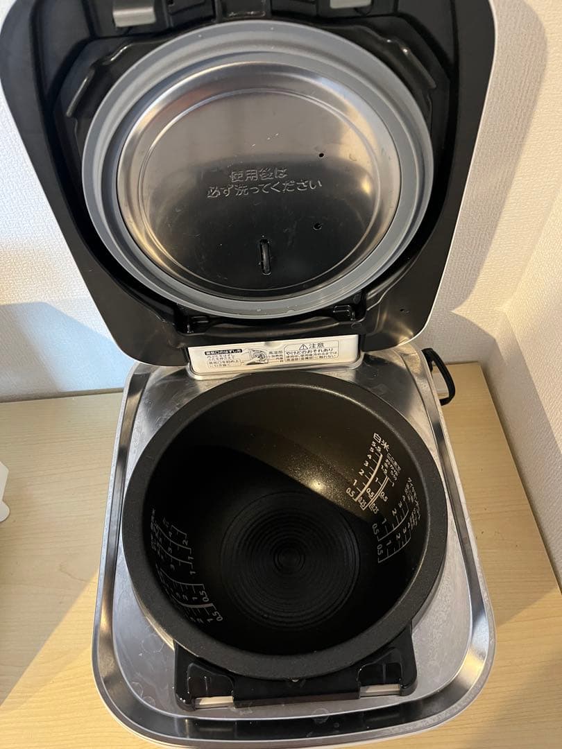 東芝 TOSHIBA RC-10ZWW 炎匠炊き 真空圧力IH炊飯器