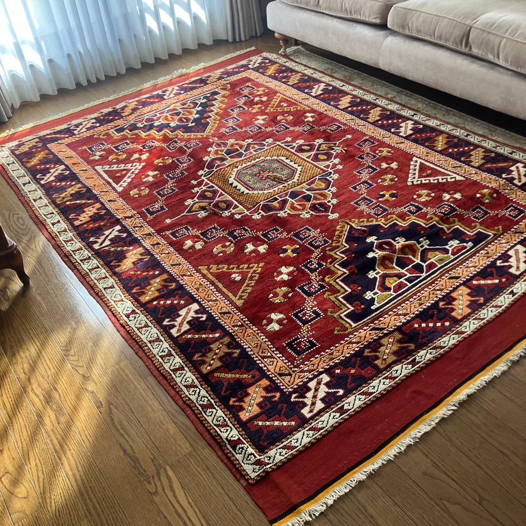 実物を見たら感動ものです！とても貴重なトルコオールド絨毯　素晴らしい色合い