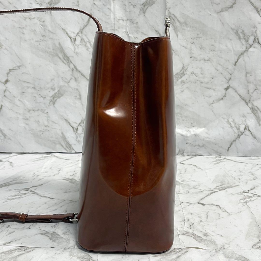 美品　カルティエ　パンテール　ボディバッグ　パンサー金具　レザー　斜め掛け　茶色