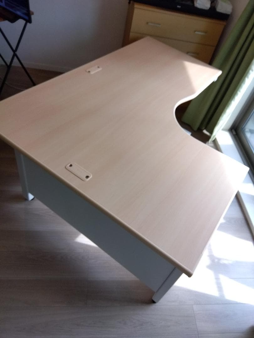 L字デスク（幅160cm×奥行(右70cm、左120cm)×高さ72cm）