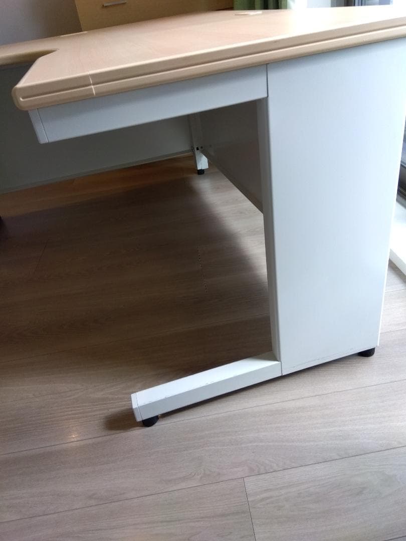 L字デスク（幅160cm×奥行(右70cm、左120cm)×高さ72cm）