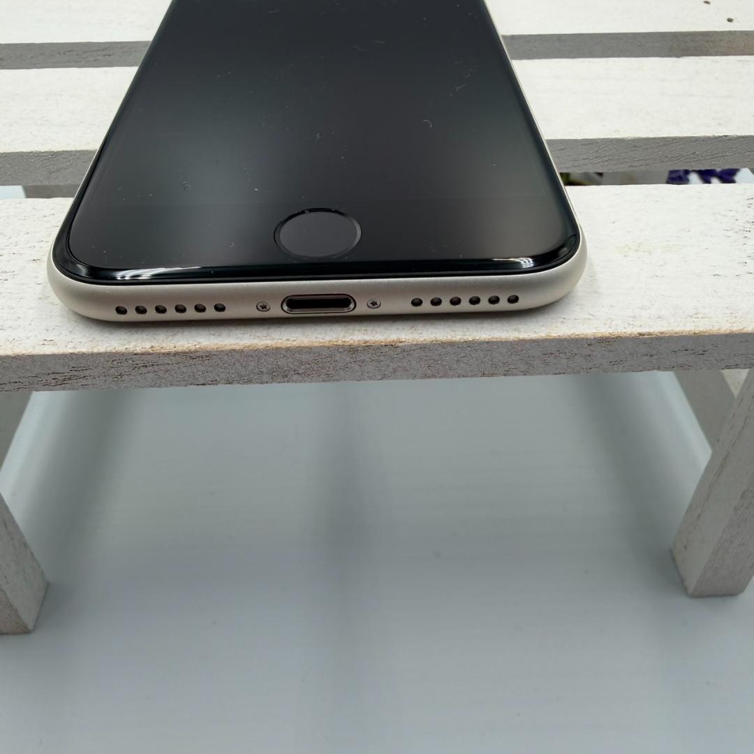 iPhone SE第3世代 64GB スターライト 241