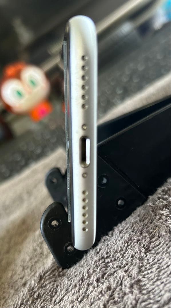 ✨美品✨iPhone SE (第2世代) ホワイト 本体 箱付きSiMフリー