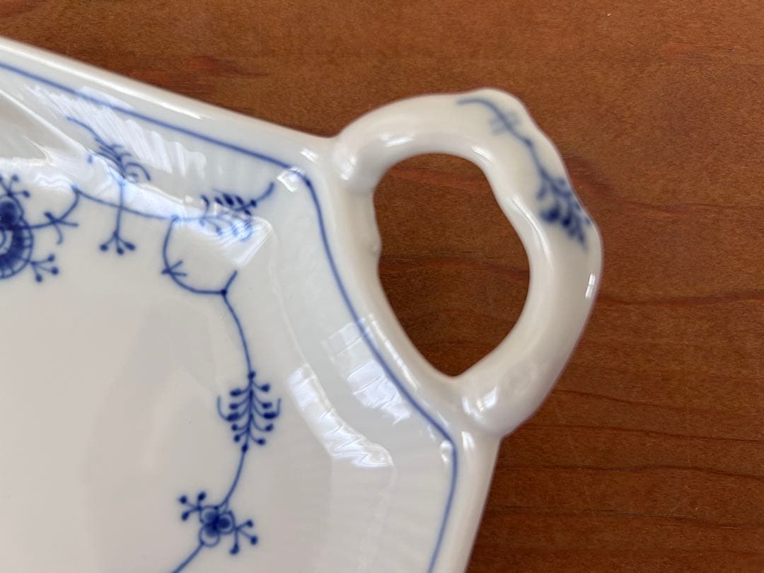 ブルーフルーテッド　ジャパニーズ　リーフディッシュ