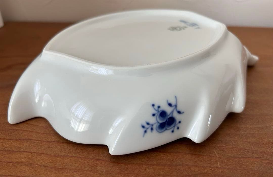 ブルーフルーテッド　ジャパニーズ　リーフディッシュ