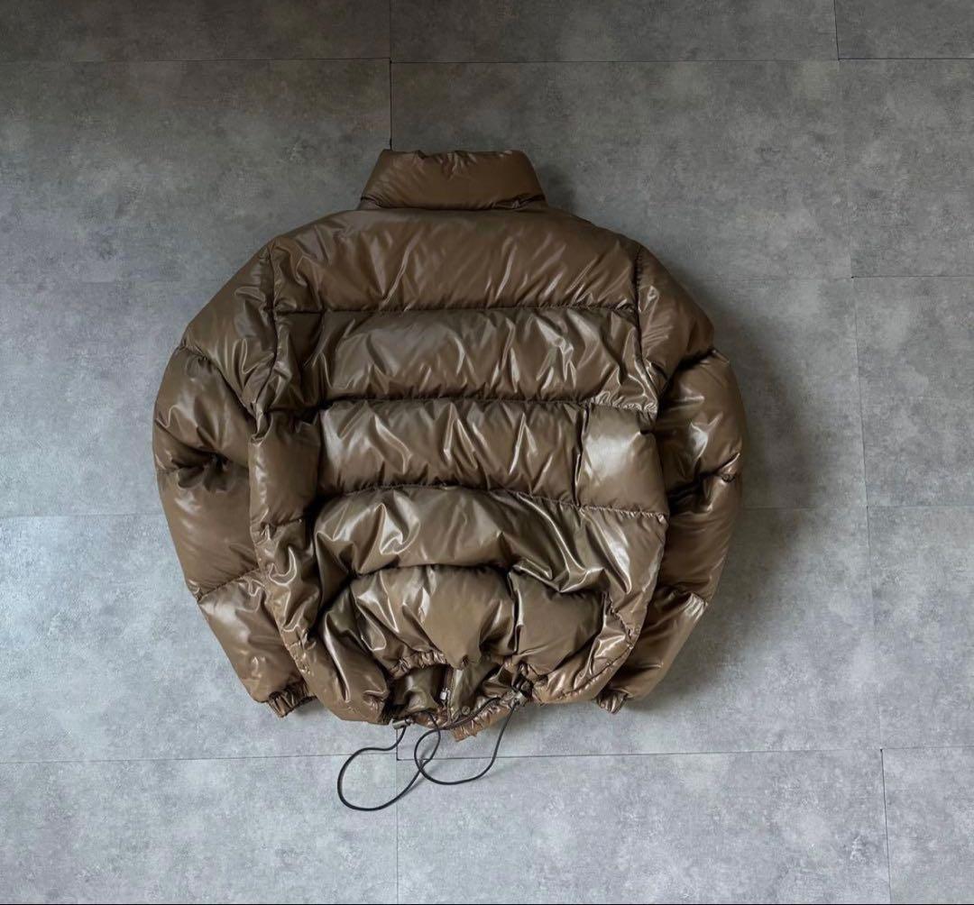 茶タグ⭐️モンクレールダウンジャケット　ブラウン